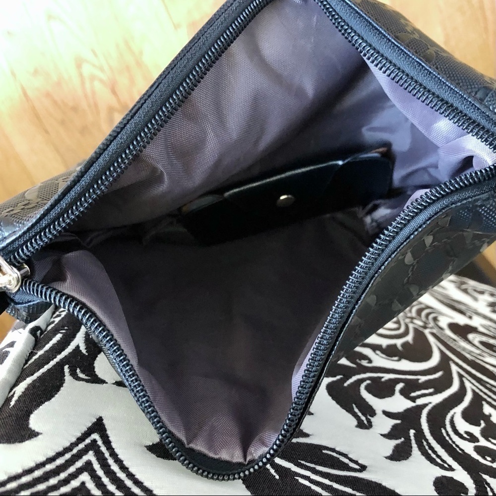 NEW Lightweight Black Crossbody - Picture 4 of 6